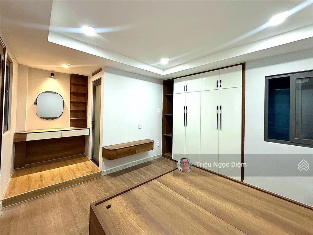 Hiếm khu hồ biểu chánh hxh đỗ cửa. 52m² ngang 5m nhà 4 tầng mới đẹp full nội thất cao cấp.