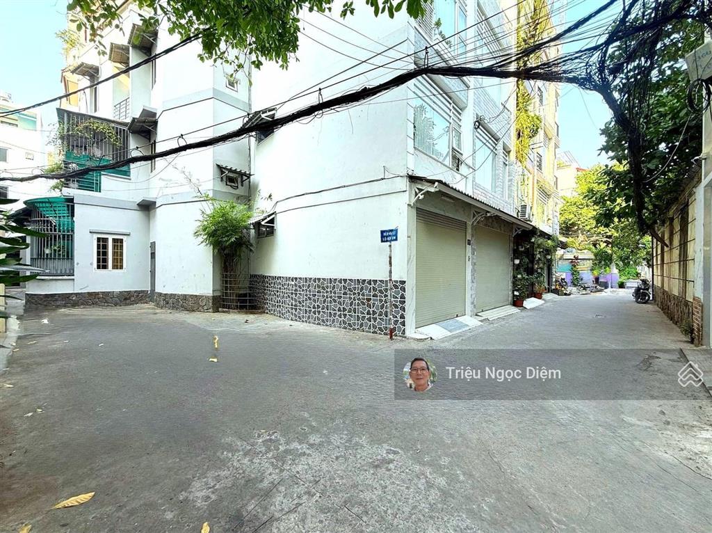 Hiếm khu hồ biểu chánh hxh đỗ cửa. 52m² ngang 5m nhà 4 tầng mới đẹp full nội thất cao cấp.