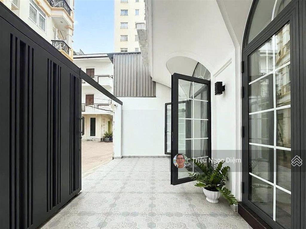 Hiếm có khu vip bình thạnh  nhà ngang 6.6m bề thế  3 tầng mới đẹp nội thất cao cấp sát mặt tiền