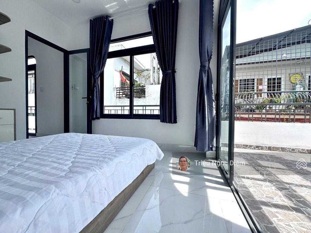 3 mặt tiền hẻm xe hơi sát quận 1 dòng tiền 70 triệu/tháng chỉ 12.9 tỷ