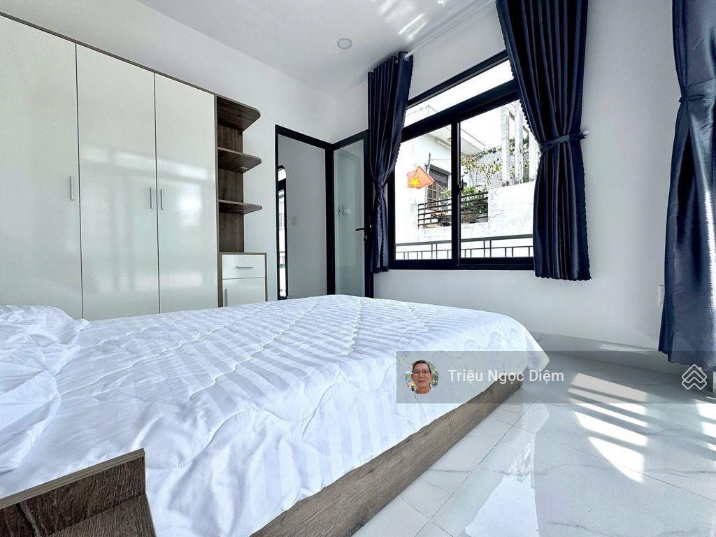 3 mặt tiền hẻm xe hơi sát quận 1 dòng tiền 70 triệu/tháng chỉ 12.9 tỷ