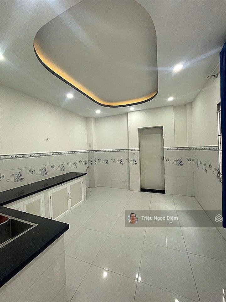 Góc 3 mặt tiền hiếm 4 tầng nhà mới đẹp khu vip hồ biểu chánh trung tâm phú nhuận