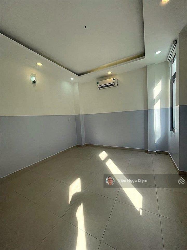 Góc 3 mặt tiền hiếm 4 tầng nhà mới đẹp khu vip hồ biểu chánh trung tâm phú nhuận