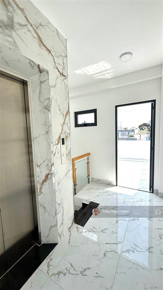 Nhà mới 5 tầng có thang máy thiết kế chdv 9 phòng mặt tiền diên hồng, bình thạnh chỉ 16 tỷ