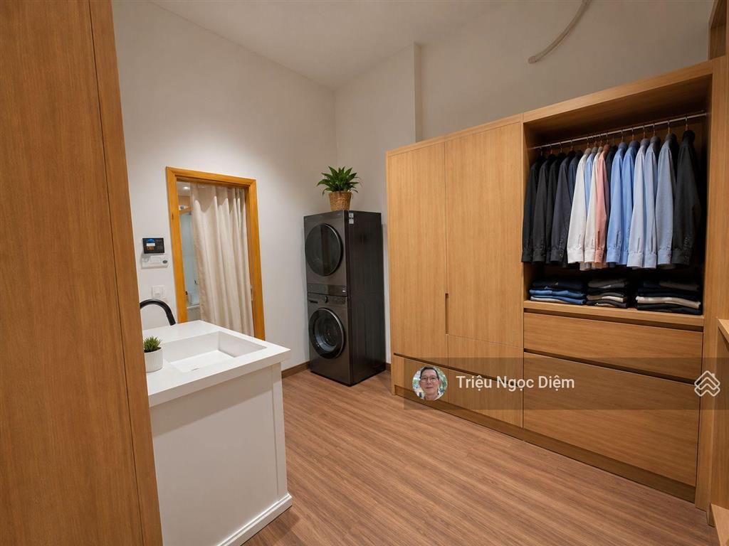 Mặt tiền đinh tiên hoàng kinh doanh sầm uất 91m nở hậu nhà 3 tầng thang máy nhà đẹp.