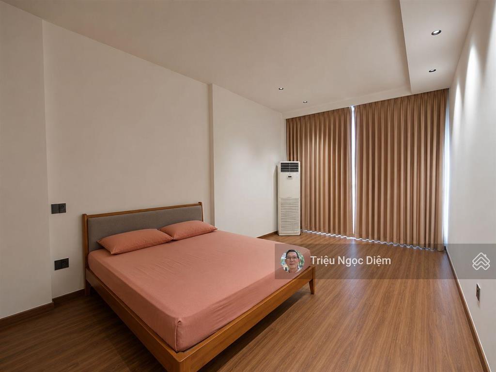 Mặt tiền đinh tiên hoàng kinh doanh sầm uất 91m nở hậu nhà 3 tầng thang máy nhà đẹp.