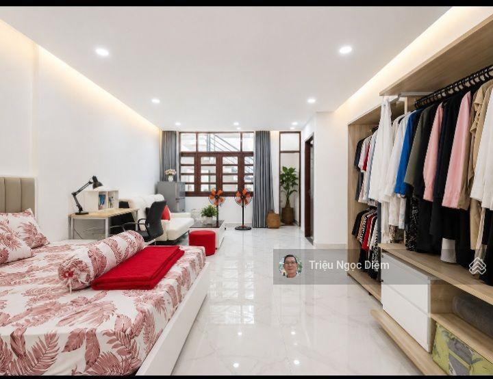 Mặt tiền trường sa phú nhuận 110m2. nở hậu. 4 tầng sân ôtô view kênh 27.9 tỷ