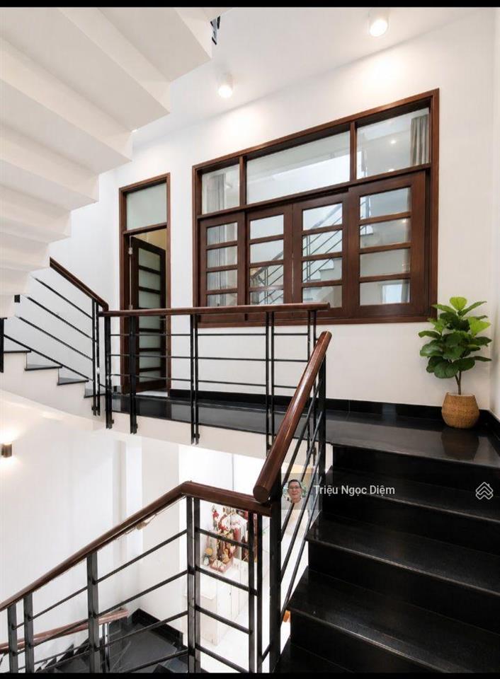 Mặt tiền trường sa phú nhuận 110m2. nở hậu. 4 tầng sân ôtô view kênh 27.9 tỷ