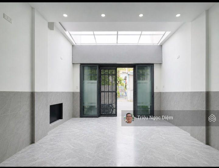 Mặt tiền trường sa phú nhuận 110m2. nở hậu. 4 tầng sân ôtô view kênh 27.9 tỷ