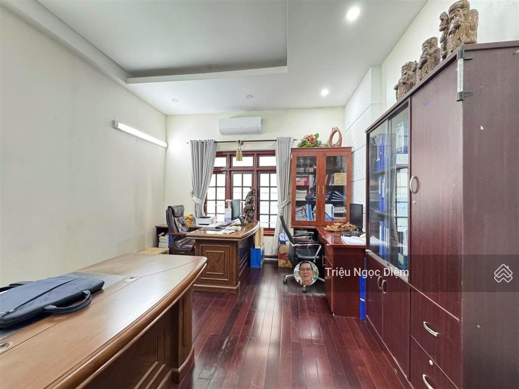 Giảm giá còn 24.5 tỷ nhà khu vip d2 bình thạnh 80m2 5 tầng thuê khoán 50tr/tháng