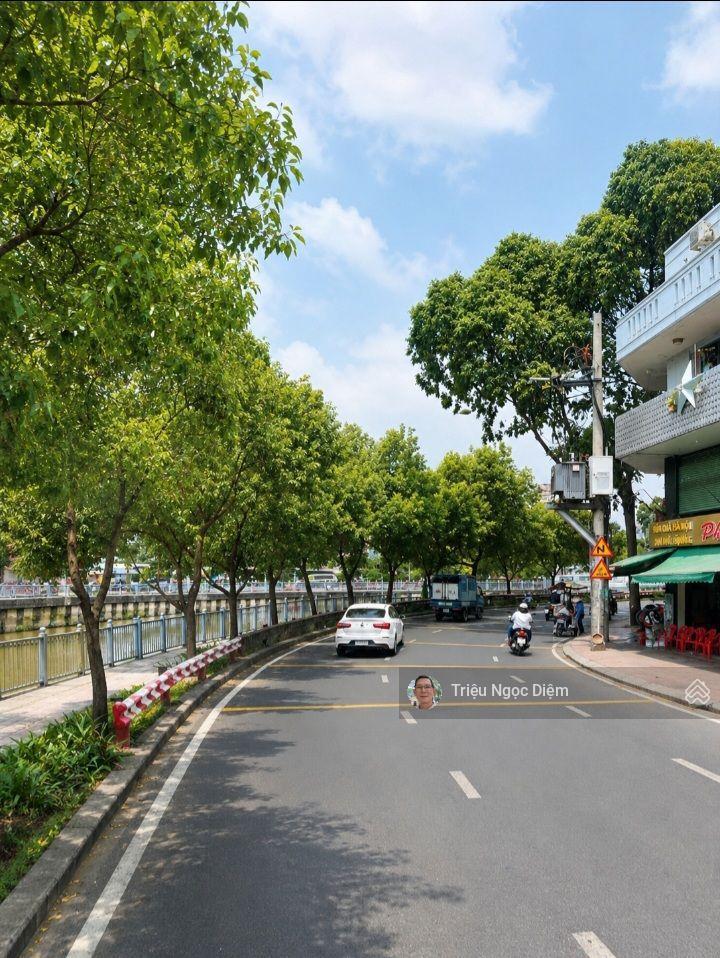 Giảm 5 tỷ còn 25 tỷ căn góc 2 mặt tiền trường sa phú nhuận ngang 18m kinh doanh đỉnh có dòng tiền