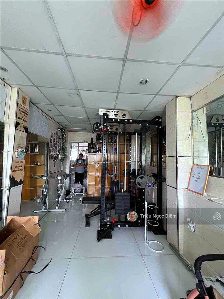 Giảm 1 tỷ nhà mặt tiền huỳnh văn bánh, phú nhuận 42m2 4 tầng đang cho thuê 27tr/tháng chỉ 11 tỷ