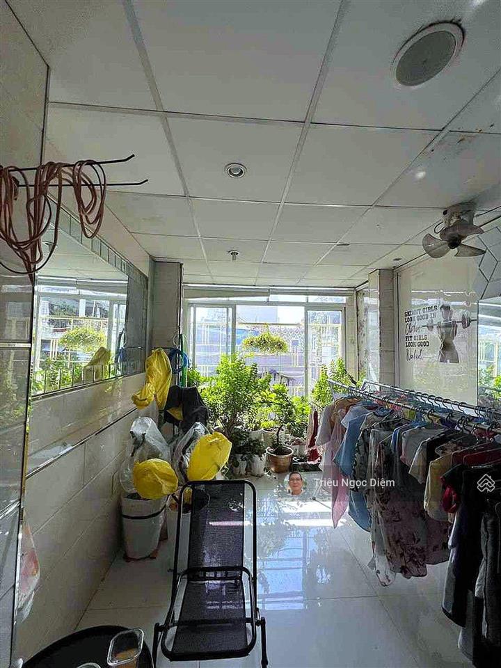 Giảm 1 tỷ nhà mặt tiền huỳnh văn bánh, phú nhuận 42m2 4 tầng đang cho thuê 27tr/tháng chỉ 11 tỷ