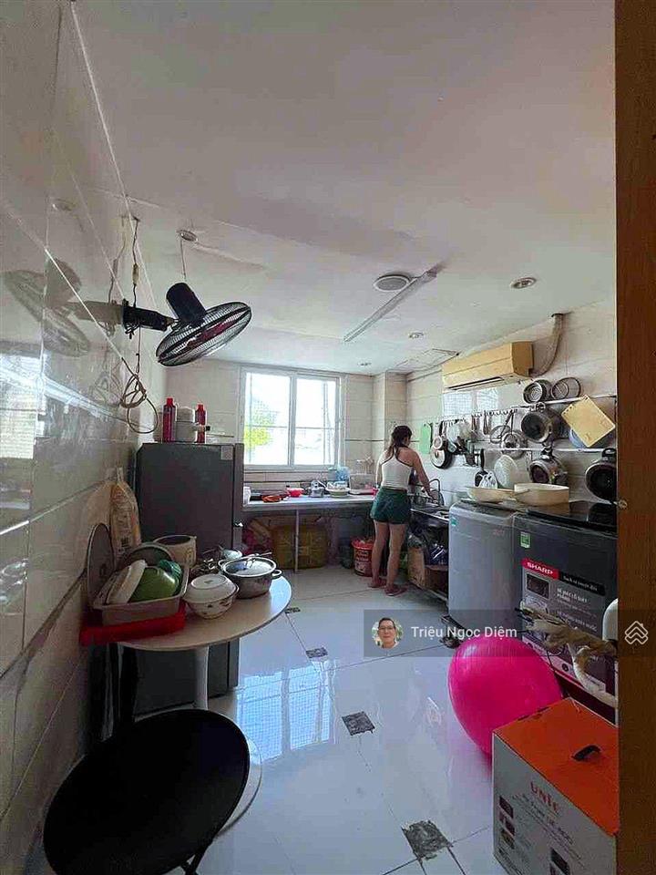 Giảm 1 tỷ nhà mặt tiền huỳnh văn bánh, phú nhuận 42m2 4 tầng đang cho thuê 27tr/tháng chỉ 11 tỷ