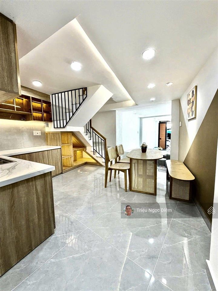 Mặt tiền cô giang phú nhuận 5 tầng btct 7pn nở hậu kinh doanh đa ngành. chỉ 9,999 tỷ