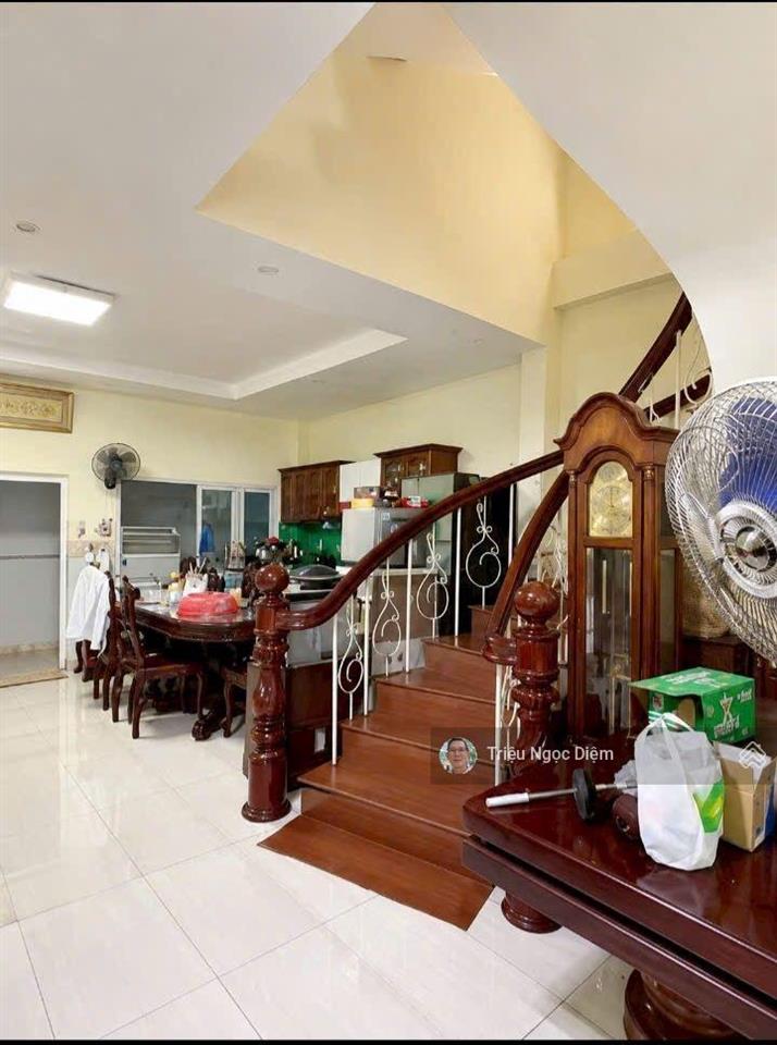 Nguyễn gia trí 180m2 ngang 9m 3 tầng 34 tỷ  nhà đẹp, khu vực sầm uất