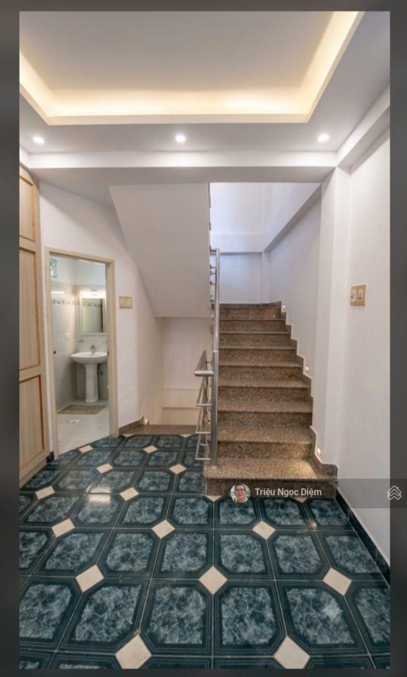 7,5 tỷ bán nhà lý chính thắng quận 3. 36m2. 5 tầng lô góc 4pn nhiều lối vào