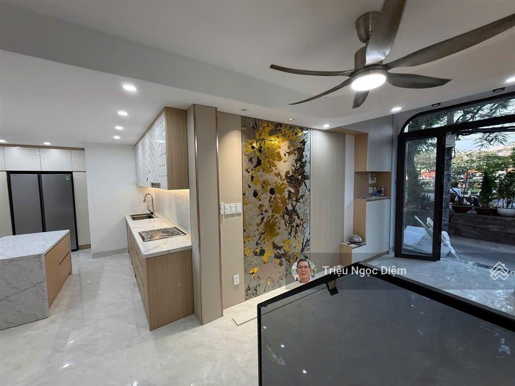 Mặt tiền hoàng sa quận 1 có căn 43m2 nở hậu 4 tầng mới full nội thất cao cấp