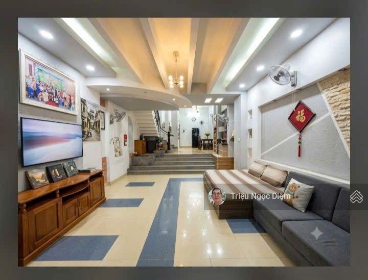 11,9 tỷ nhà huỳnh văn bánh phú nhuận 76,5m2 4 tầng 5pn hẻm sát mặt tiền