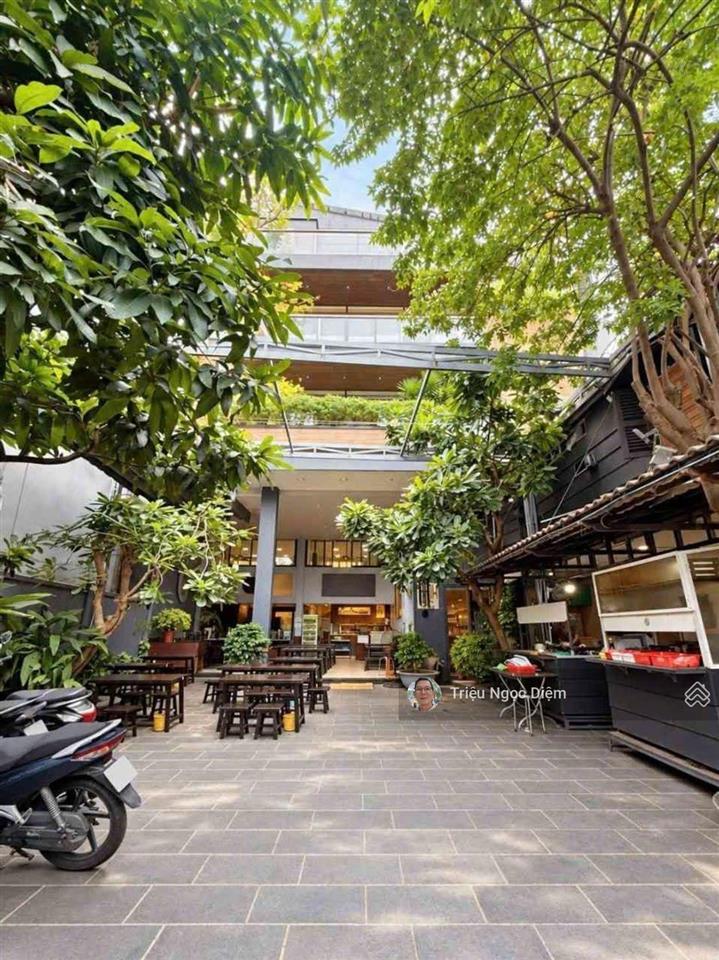 72 tỷ biệt thự mặt tiền lê trực bình thạnh 412m2 đất
biệt thự mặttiền gần 800m2 sàn đang kinh doanh