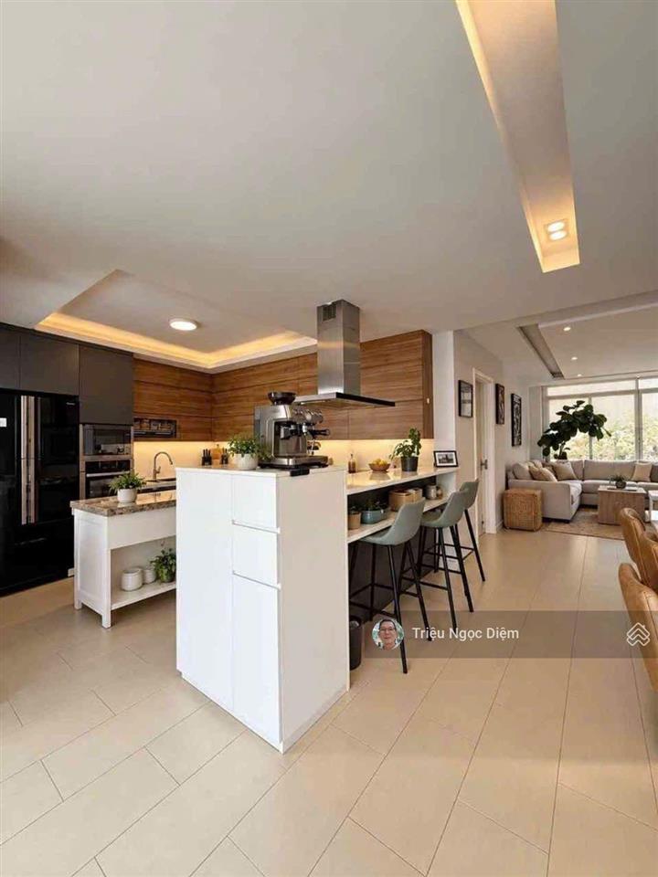 72 tỷ biệt thự mặt tiền lê trực bình thạnh 412m2 đất
biệt thự mặttiền gần 800m2 sàn đang kinh doanh