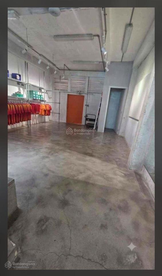 9,3 tỷ nhà 3 tầng, hẻm 5m bán vị trí sát mặt tiền lê văn sỹ, quận 3 hiếm có.