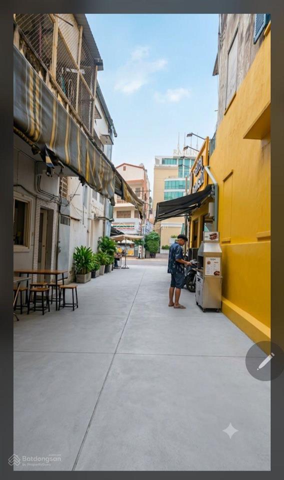 9,3 tỷ nhà 3 tầng, hẻm 5m bán vị trí sát mặt tiền lê văn sỹ, quận 3 hiếm có.