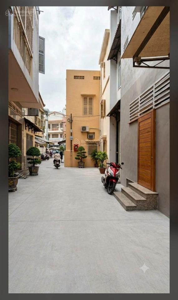 9,3 tỷ nhà 3 tầng, hẻm 5m bán vị trí sát mặt tiền lê văn sỹ, quận 3 hiếm có.
