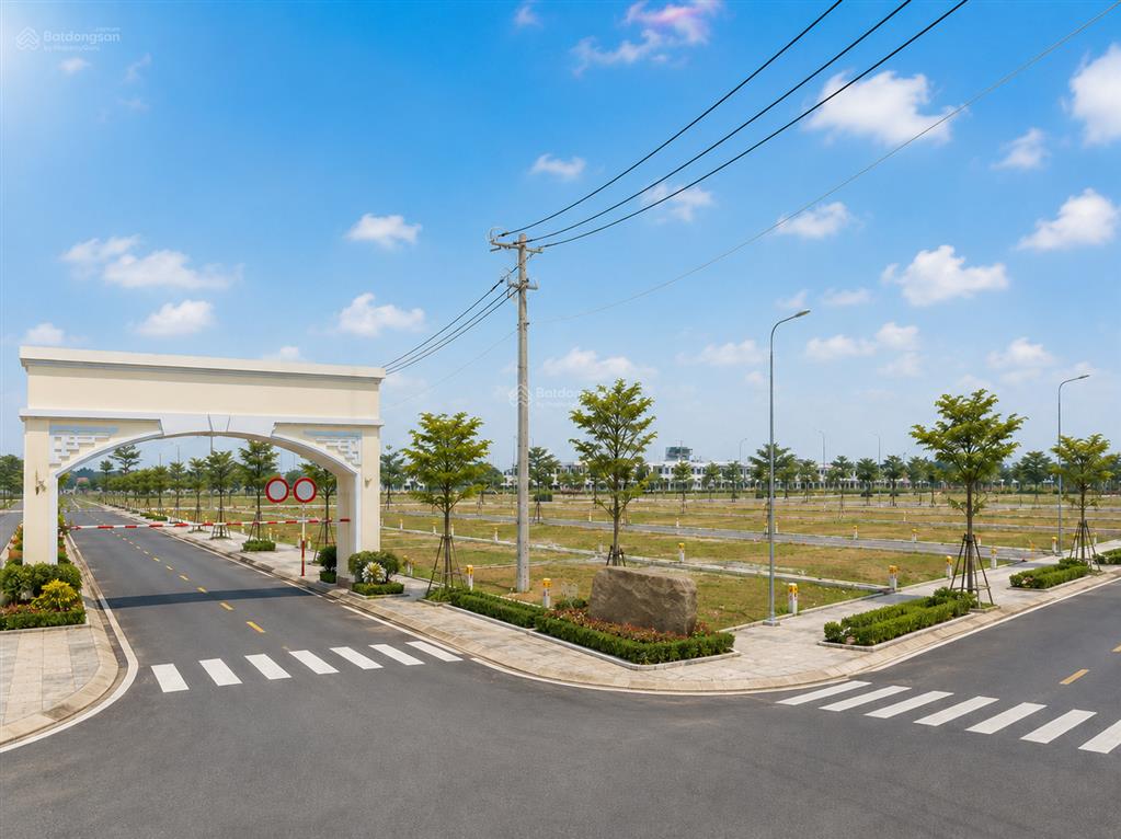 Bán đất 60m² gần ngã tư 550, giá chỉ 3,5 tỷ, vị trí đẹp