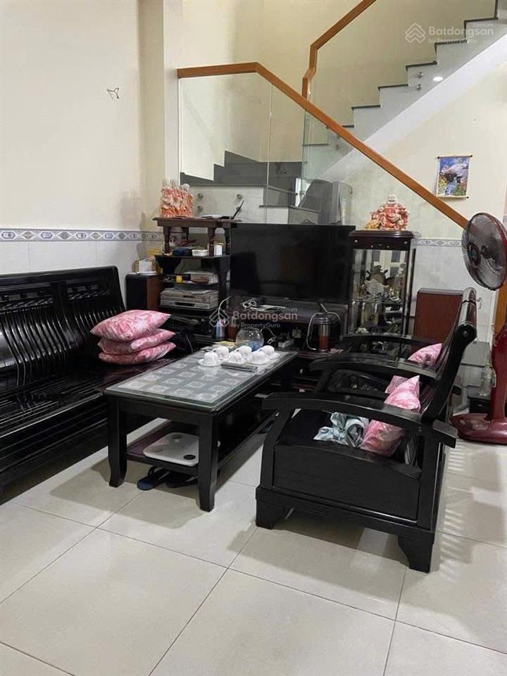 Bán nhà có sân để xe 4*22m, nhỉnh 4 tỷ, gần ubnd p long trường, nhiều cây xanh