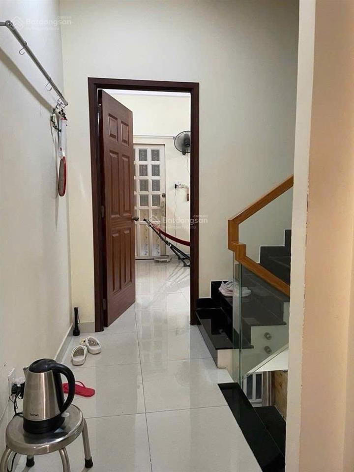 Bán nhà có sân để xe 4*22m, nhỉnh 4 tỷ, gần ubnd p long trường, nhiều cây xanh