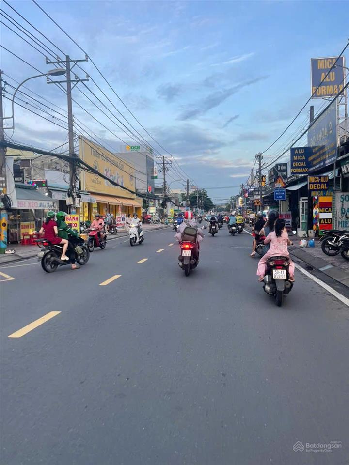 Kẹt tiền bán nhà mặt tiền đường oto 8m, chỉ 4 tỷ, cạnh vinhome nguyễn xiển, 4*16m, 72m2