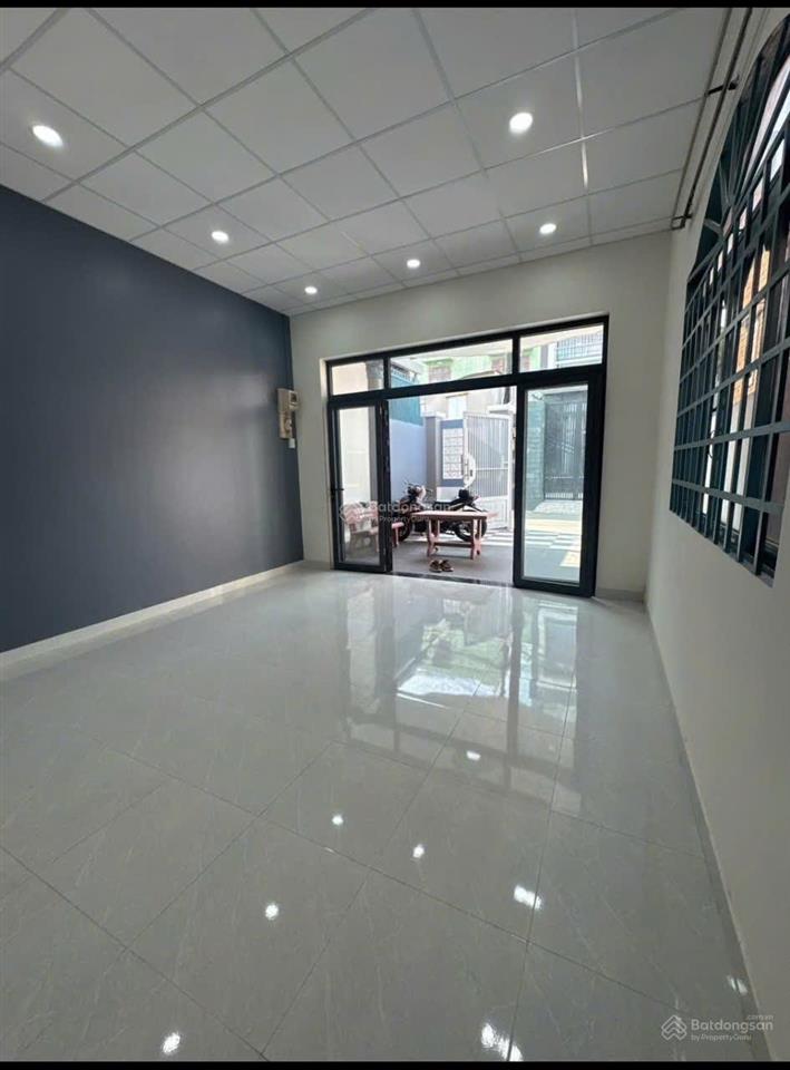 Bán nhà  90m2  5.5tỷ(tl) gần ngã tư thủ đức  cạnh hoàng diệu 2  hxh 6m