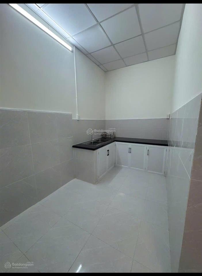 Bán nhà  90m2  5.5tỷ(tl) gần ngã tư thủ đức  cạnh hoàng diệu 2  hxh 6m