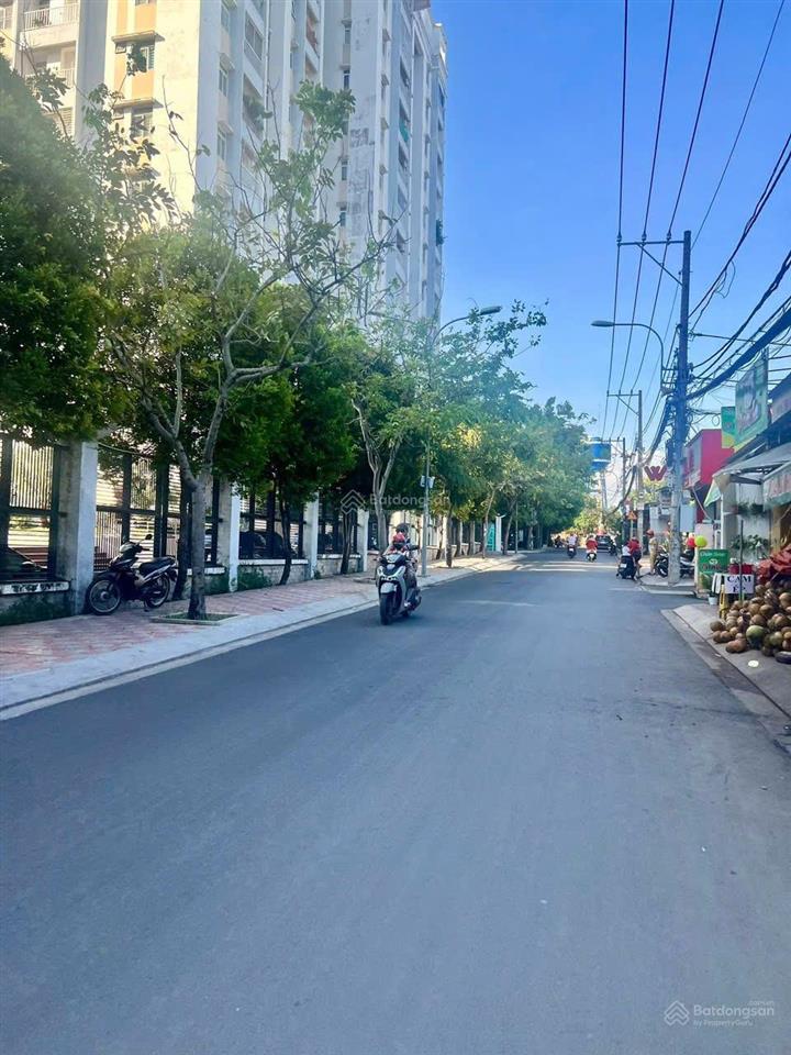 Hiếm  đất gần 100m  chỉ 4.3 tỷ  ngay man thiện  không có lô thứ 2 so sánh