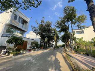 Bán đất 5.8*18m, nhỉnh 6 tỷ, ngay ngã 3 liên phường & bưng ông thoàn, đường oto tránh