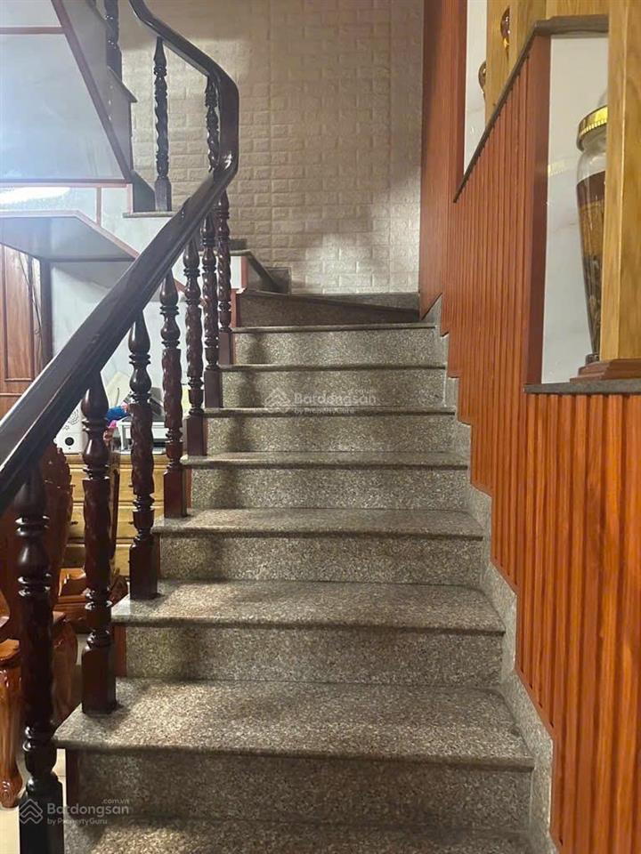 19 năm tâm huyết, chủ đành bán căn nhà đường đình phong phú, nhỉnh 6 tỷ, đường oto