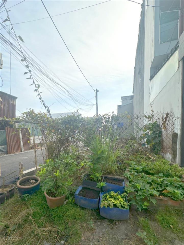 Lô góc 2 mặt tiền linh đông 100m2 chỉ hơn 6 tỷ, ô tô vào nhà, sát vành đai 2, ngay chung cư 4s.