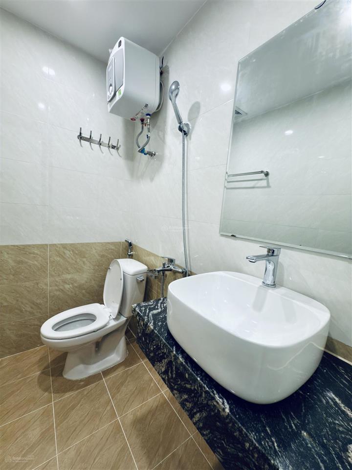 Phòng studio đẹp, thoáng ở sát hồ tây