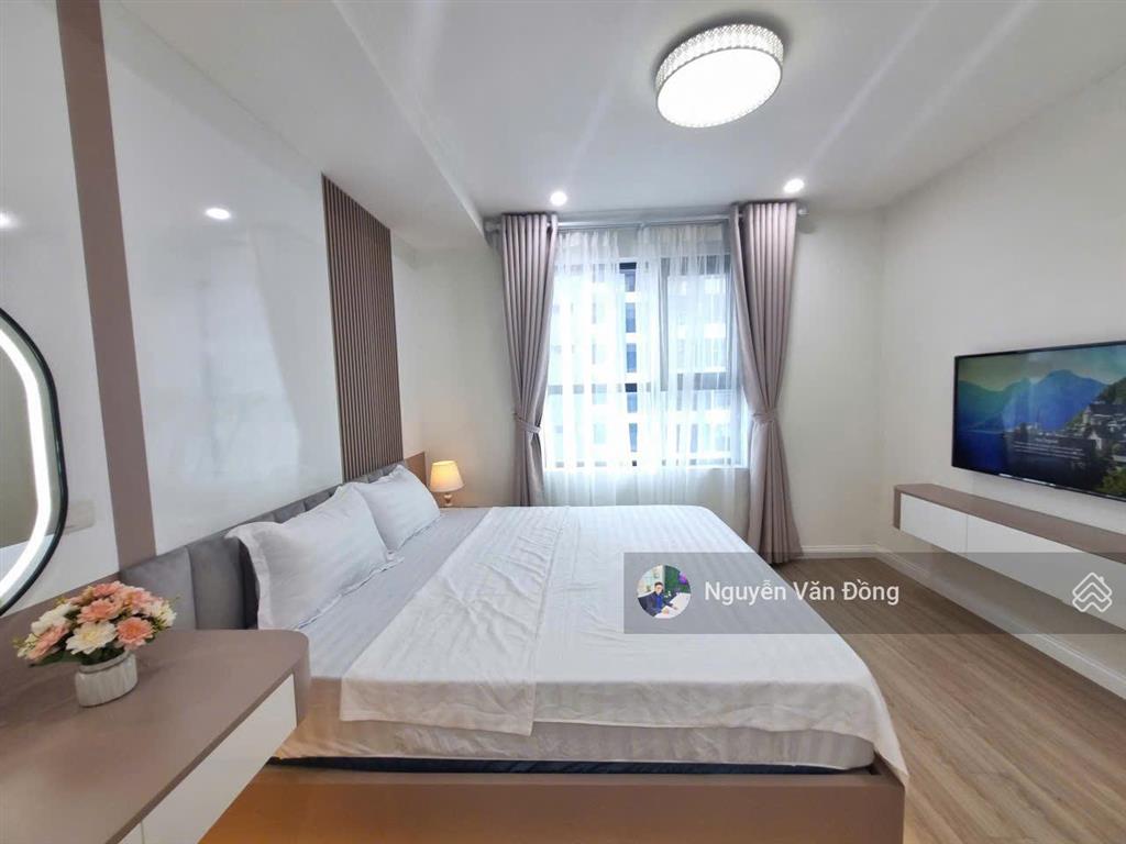 Vợ chồng tôi cần bán căn hộ đẹp goldmark city, nội thất đầy đủ, đồ đẹp, sổ đỏ sẵn, có slot ô tô