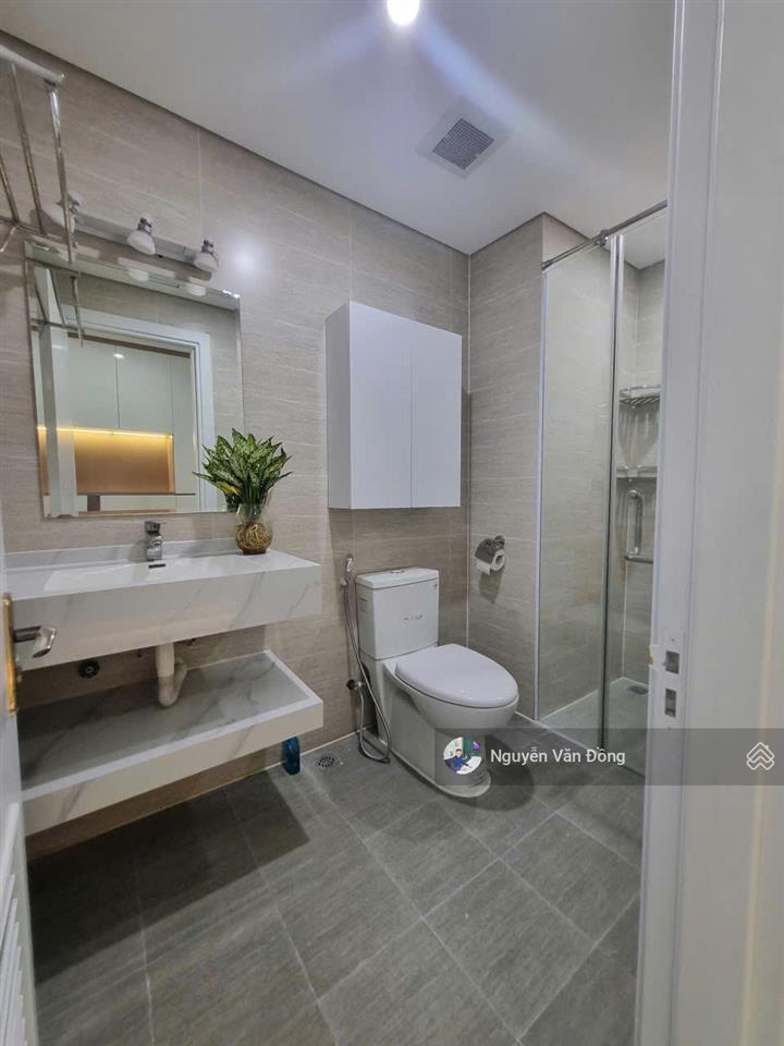 Vợ chồng tôi cần bán căn hộ đẹp goldmark city, nội thất đầy đủ, đồ đẹp, sổ đỏ sẵn, có slot ô tô
