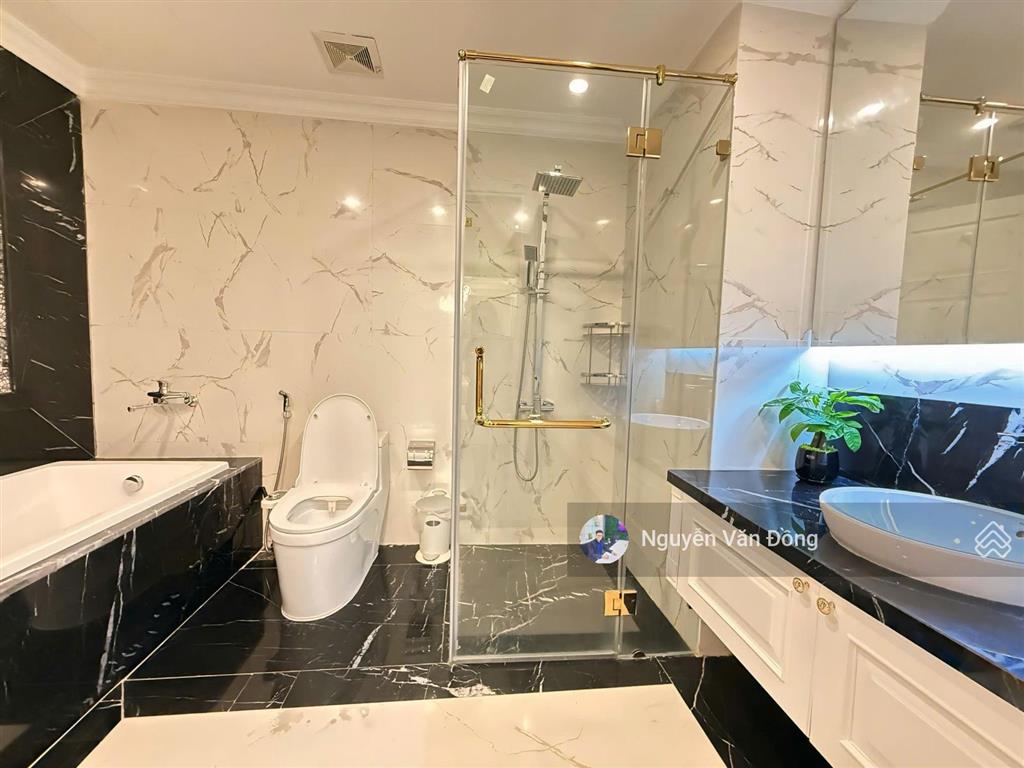 Gia đình bán căn góc 3 pn, view đẹp the zei mỹ đình, nội thất full xịn, sổ đỏ sẵn, có slot ô tô