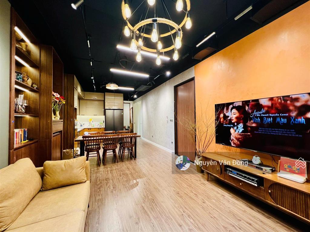 Giá cực tốt bán căn 3 ngủ đẹp, ban công đông nam cực mát mẻ, sổ đỏ sẵn giao dịch ngay, full đồ
