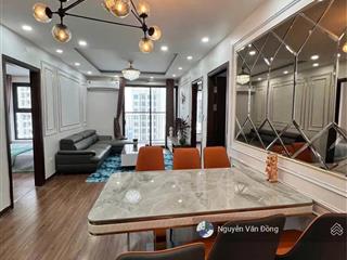 Gia đình cần bán căn hộ cao cấp tòa kosmo tây hồ, sổ đỏ sẵn giao dịch, để lại đầy đủ đồ nội thất