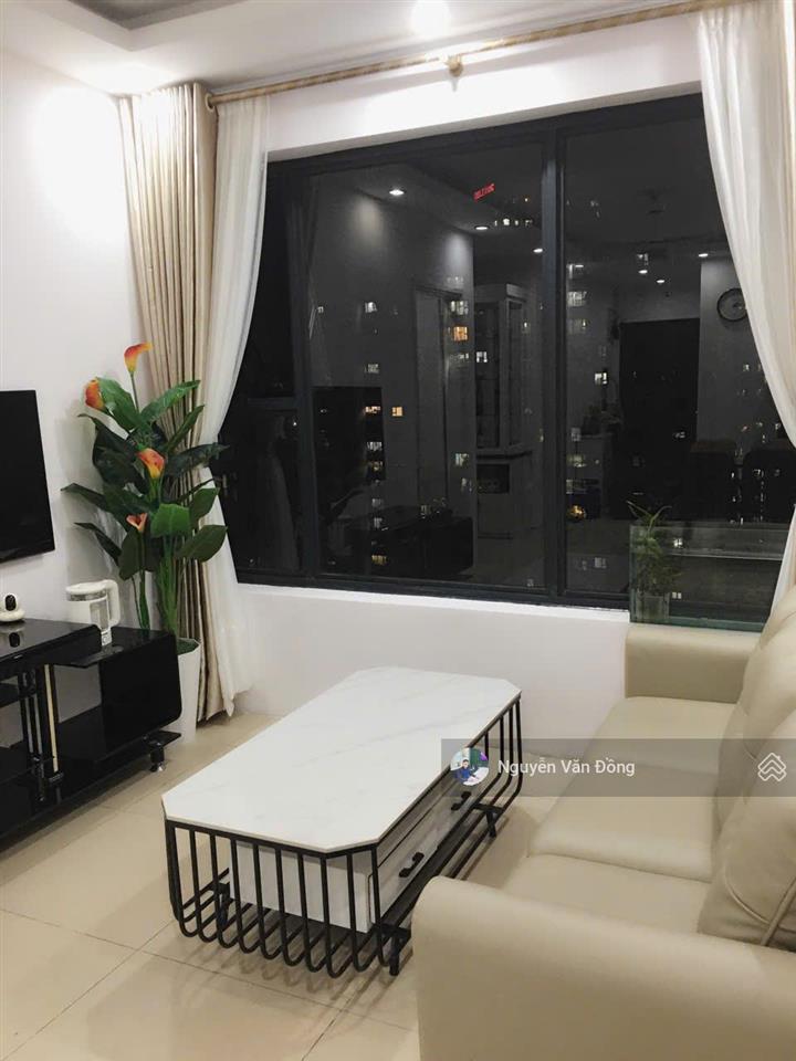 Green stars  chính chủ bán căn hộ 2 ngủ chuẩn như hình, tầng đẹp, sổ đỏ sẵn, tặng lại full đồ đẹp