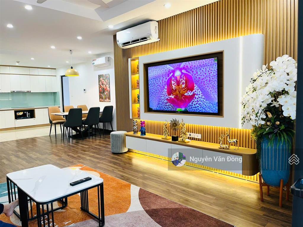 Gia đình cần bán căn góc 3 ngủ trục hoa hậu view hồ tây đẹp, sổ đỏ sẵn giao dịch, đầy đủ nội thất