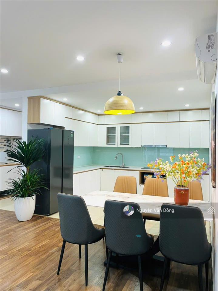 Gia đình cần bán căn góc 3 ngủ trục hoa hậu view hồ tây đẹp, sổ đỏ sẵn giao dịch, đầy đủ nội thất
