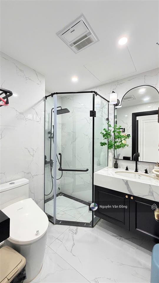 Siêu hiếm  căn hộ cao cấp sở hữu vị trí cực đẹp, sổ đỏ lâu dài, full nội thất xịn xò, 2 slot ô tô