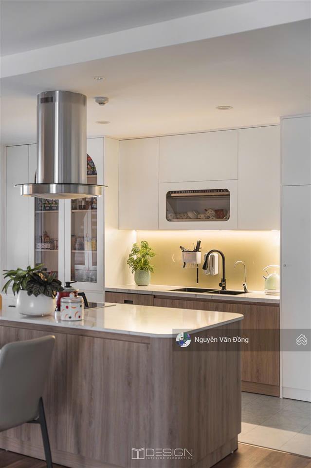 Gia đình cần bán căn hộ 2 ngủ tầng đẹp kosmo tây hồ, sổ đỏ sẵn giao dịch, để lại đầy đủ đồ nội thất