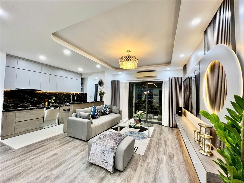 Vợ chồng tôi bán căn hộ 3 ngủ 110m2 tầng đẹp goldsilk giá cực tốt, sổ đỏ chính chủ, nội thất full